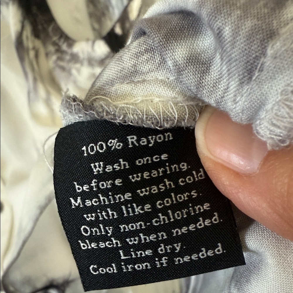 Rock & Republic Monochrome Sleeveless Blouse - Picture 5 of 5